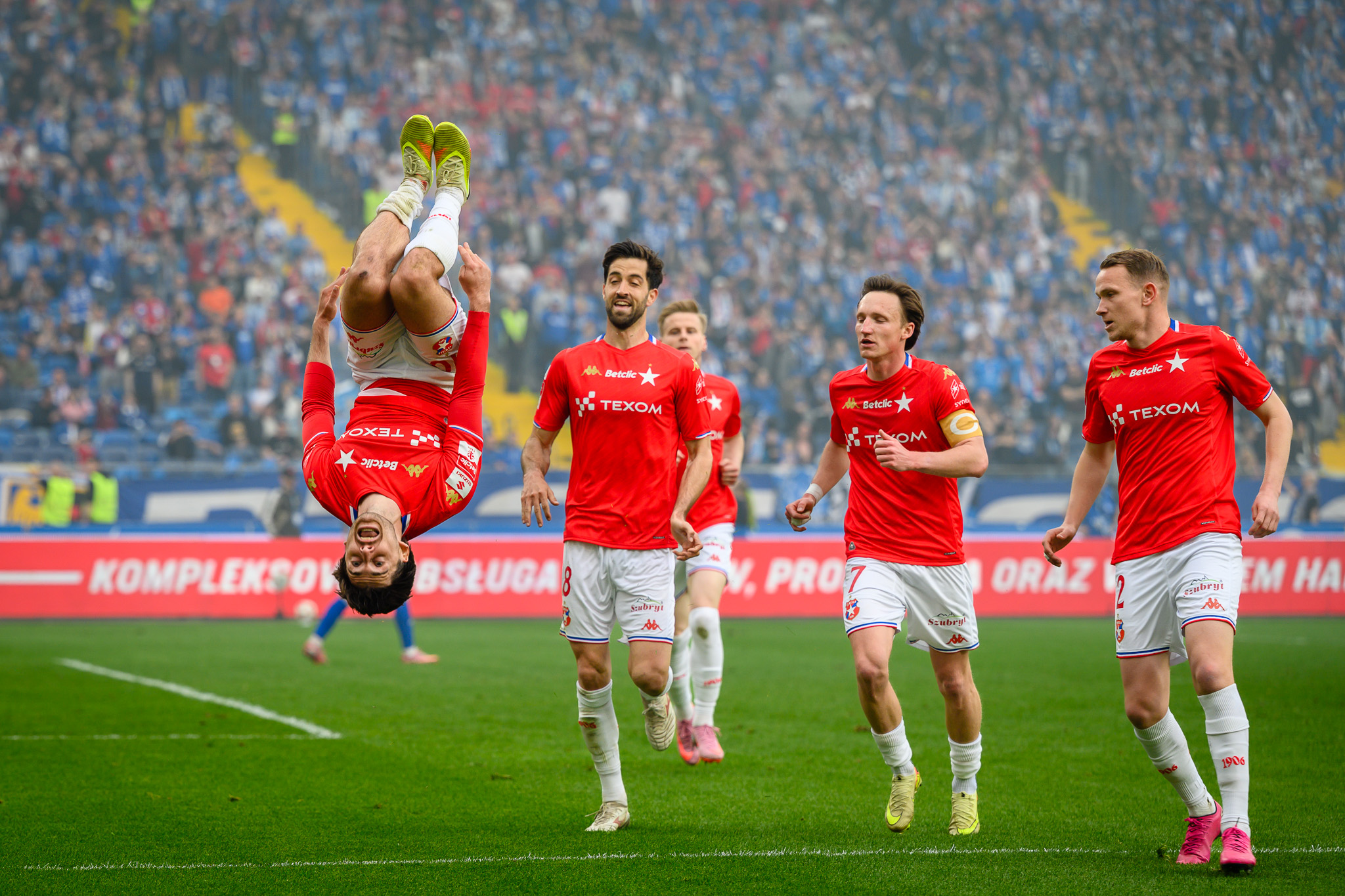 Salto Frederico Duarte po strzelonej bramce